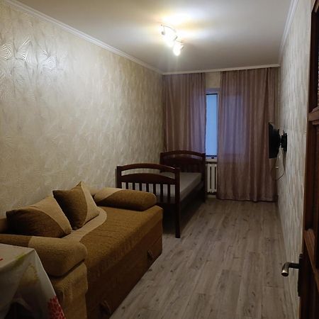 Apartments Near The Trinity Church On Dovzhenko Street,102 Cherníhiv Exterior foto