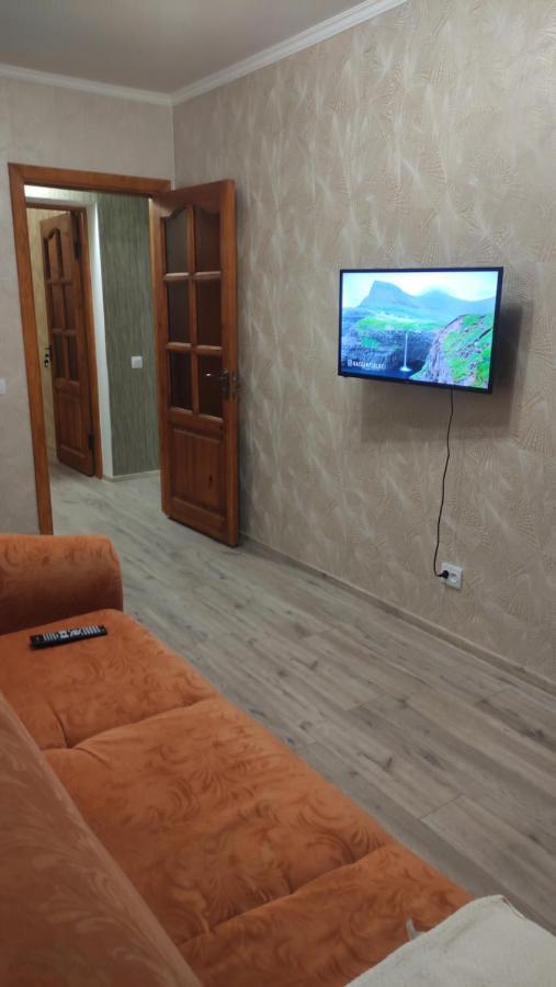 Apartments Near The Trinity Church On Dovzhenko Street,102 Cherníhiv Exterior foto